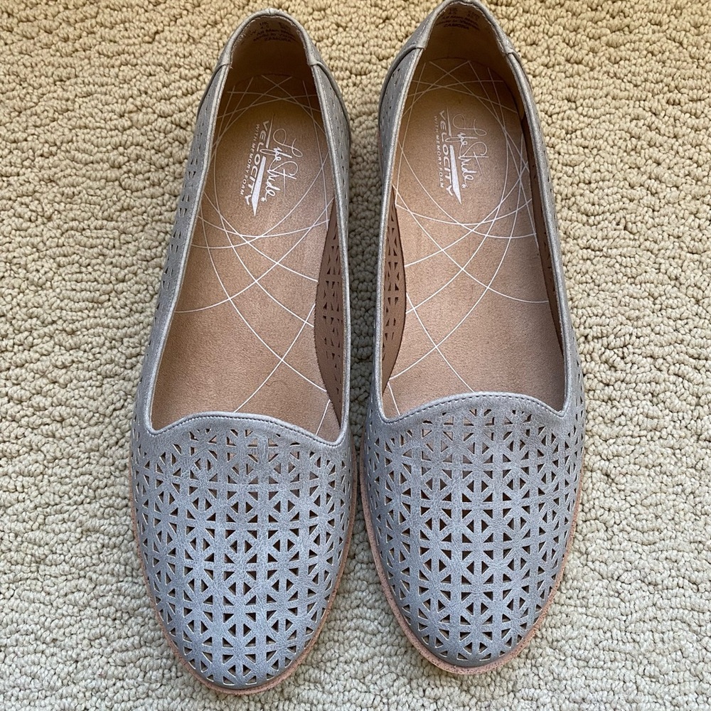 Women’s Zamora Grey Flats 6.5 Wide, by Life Stride Velocity
